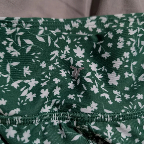Old Navy Extra High Waisted Powersoft Ditsy Floral Skirt, XL, Kelly Green - Picture 2 of 5